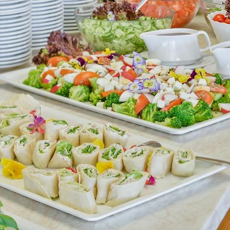 Hotel Mona Lisa Wellness & Spa Колобжег Екстериор снимка