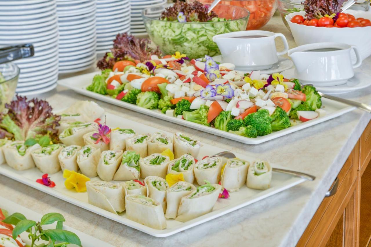 Hotel Mona Lisa Wellness & Spa Колобжег Екстериор снимка