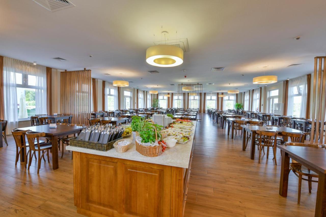 Hotel Mona Lisa Wellness & Spa Колобжег Екстериор снимка