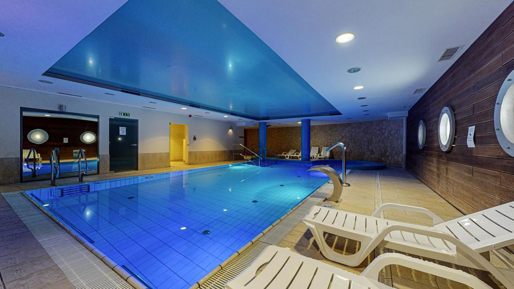 Hotel Mona Lisa Wellness & Spa Колобжег Екстериор снимка