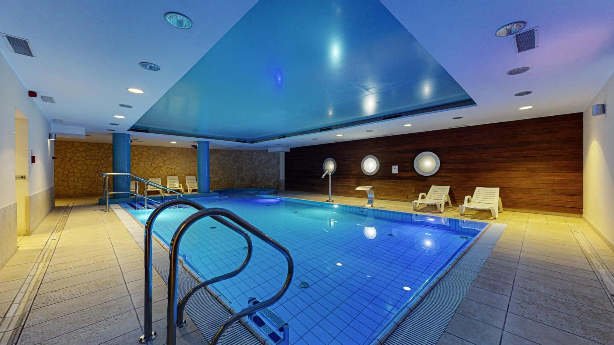 Hotel Mona Lisa Wellness & Spa Колобжег Екстериор снимка