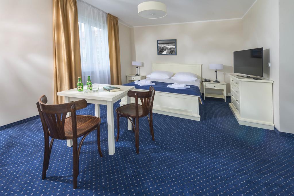 Hotel Mona Lisa Wellness & Spa Колобжег Екстериор снимка